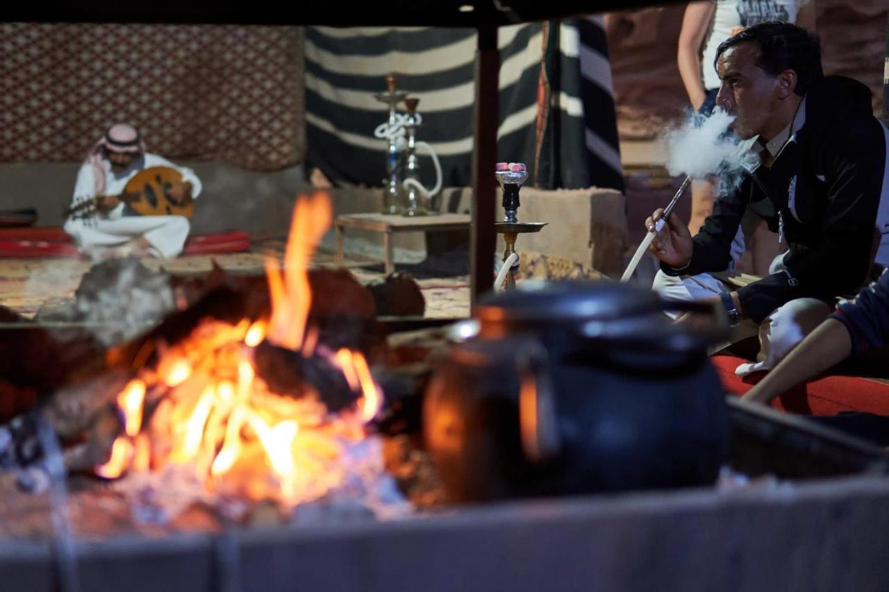 Wadi Rum Bedouin Tour With A Camp Exterior photo