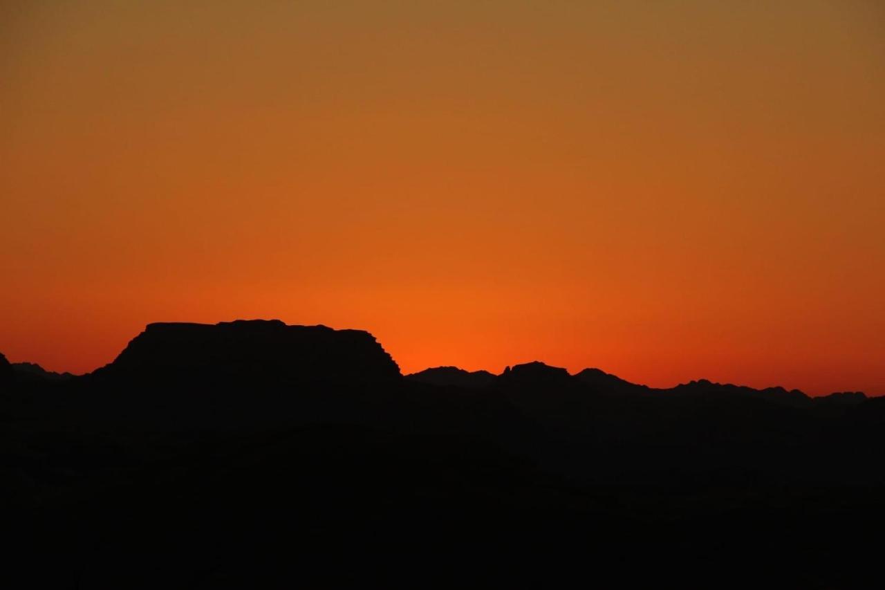 Wadi Rum Bedouin Tour With A Camp Exterior photo