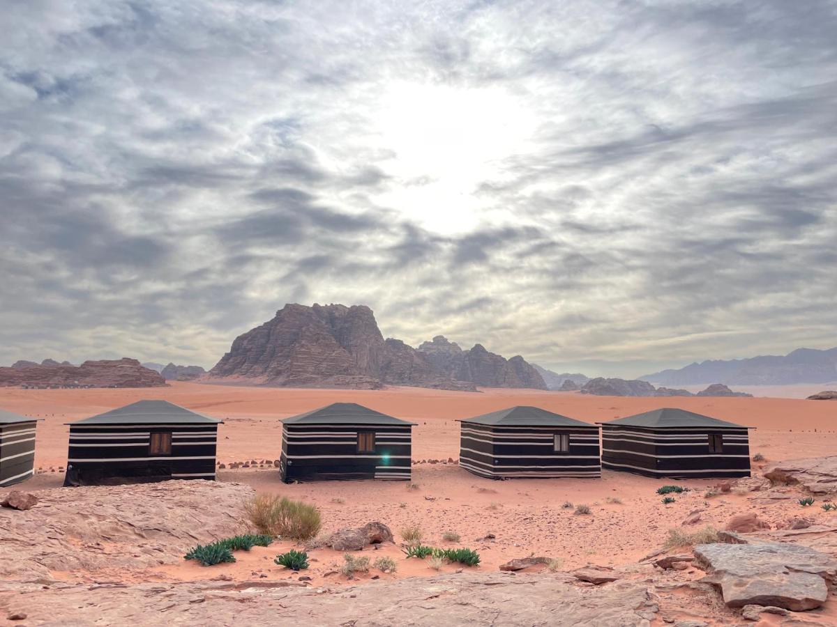 Wadi Rum Bedouin Tour With A Camp Exterior photo